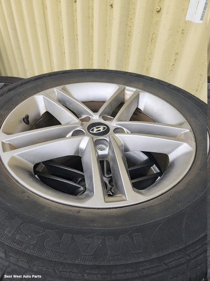 2017 HYUNDAI SANTA FE Wheel Mag