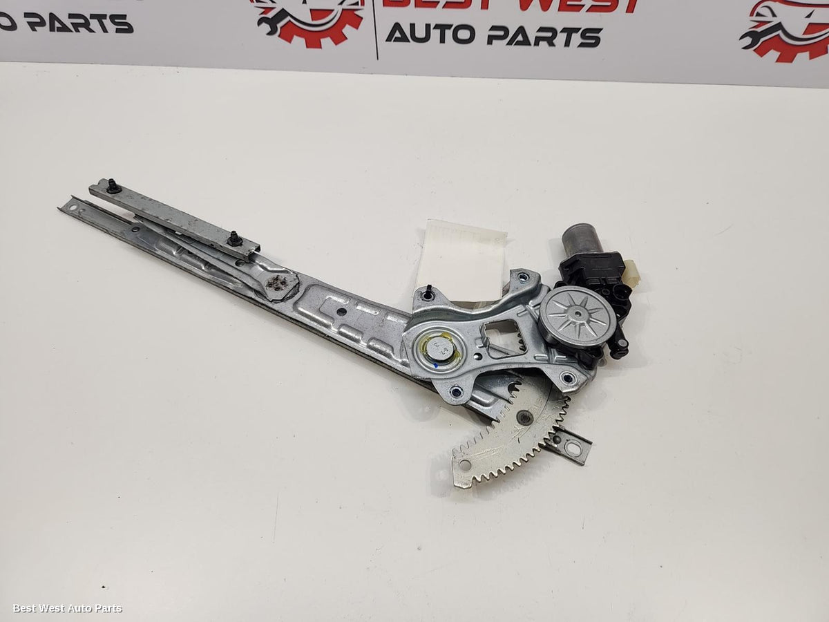 2019 MITSUBISHI PAJERO Left Front Window Reg/Motor