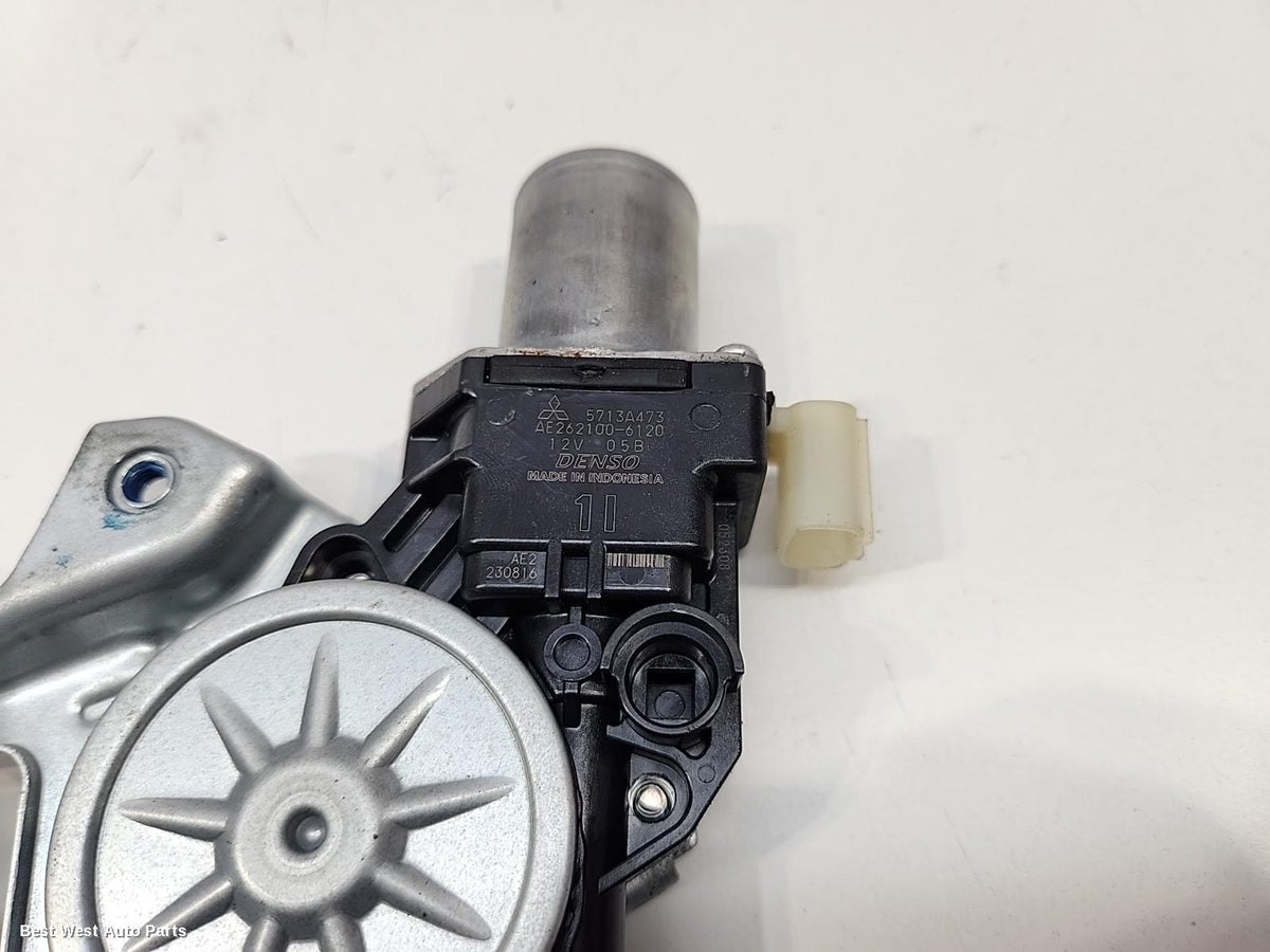2019 MITSUBISHI PAJERO Left Front Window Reg/Motor