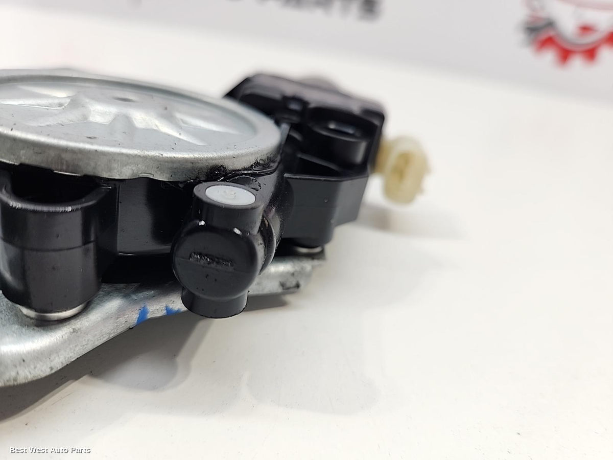 2019 MITSUBISHI PAJERO Left Front Window Reg/Motor