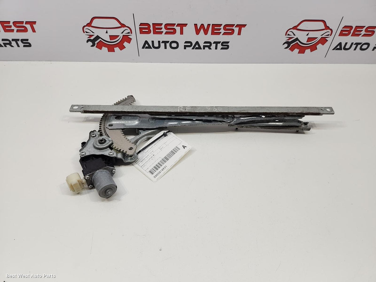 2019 MITSUBISHI PAJERO Right Front Window Reg/Motor