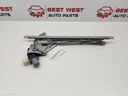 2019 MITSUBISHI PAJERO Right Front Window Reg/Motor