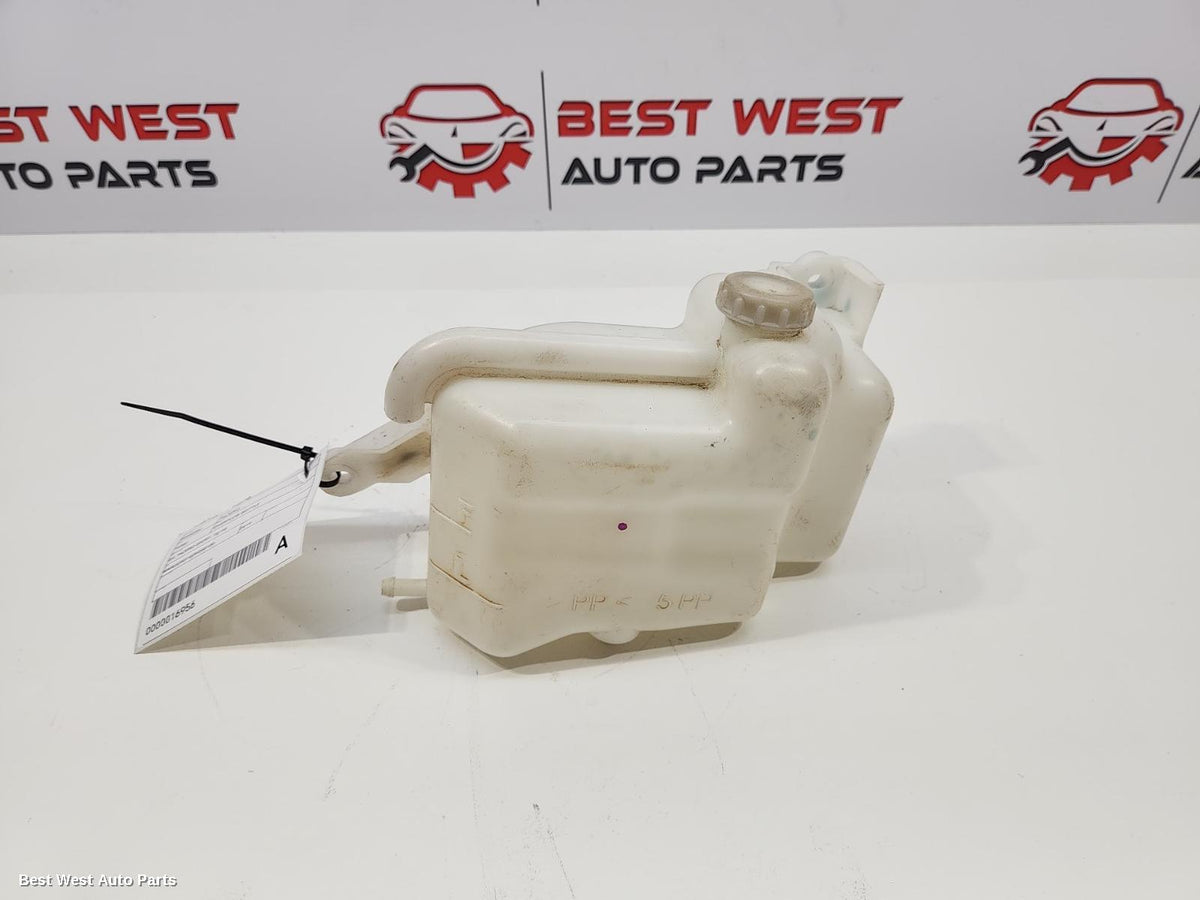 2019 MITSUBISHI PAJERO Overflow Bottle