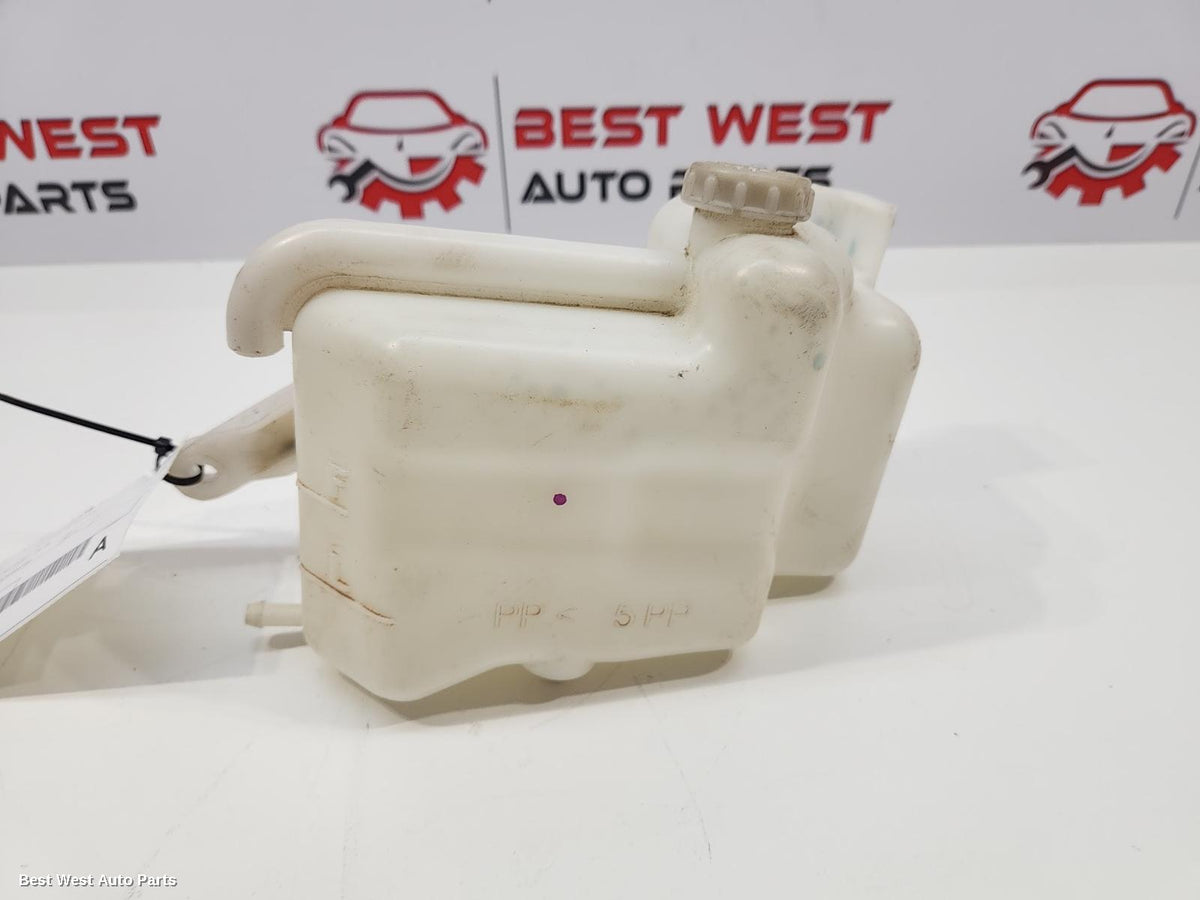 2019 MITSUBISHI PAJERO Overflow Bottle