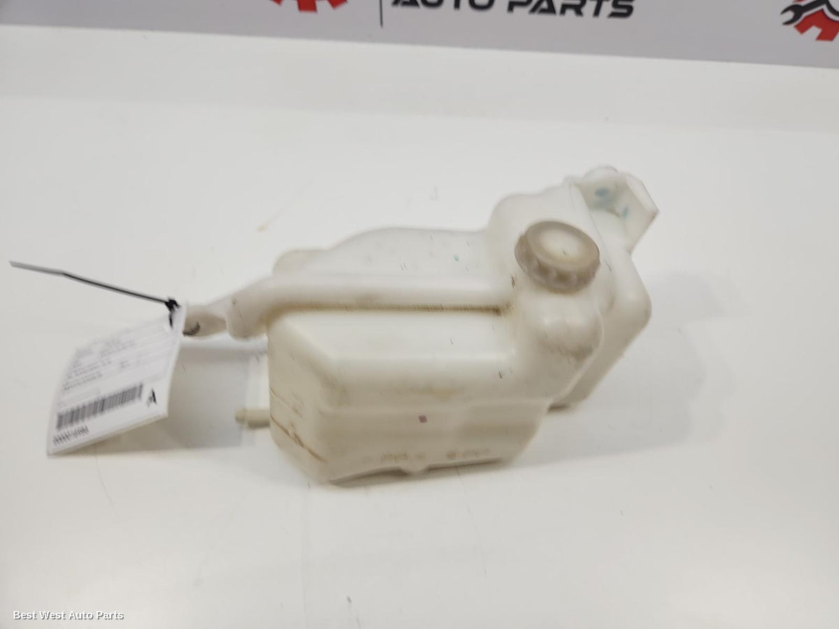 2019 MITSUBISHI PAJERO Overflow Bottle