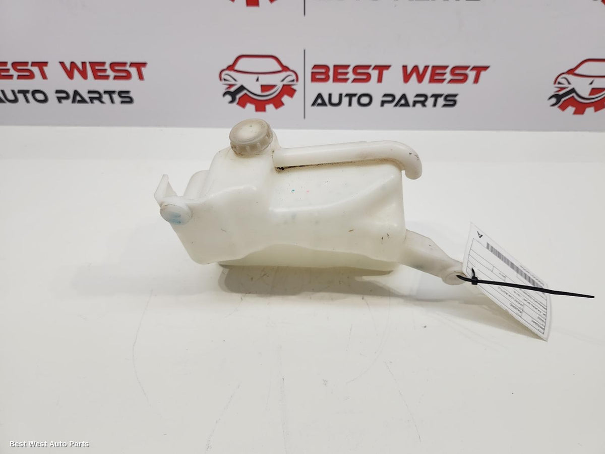 2019 MITSUBISHI PAJERO Overflow Bottle