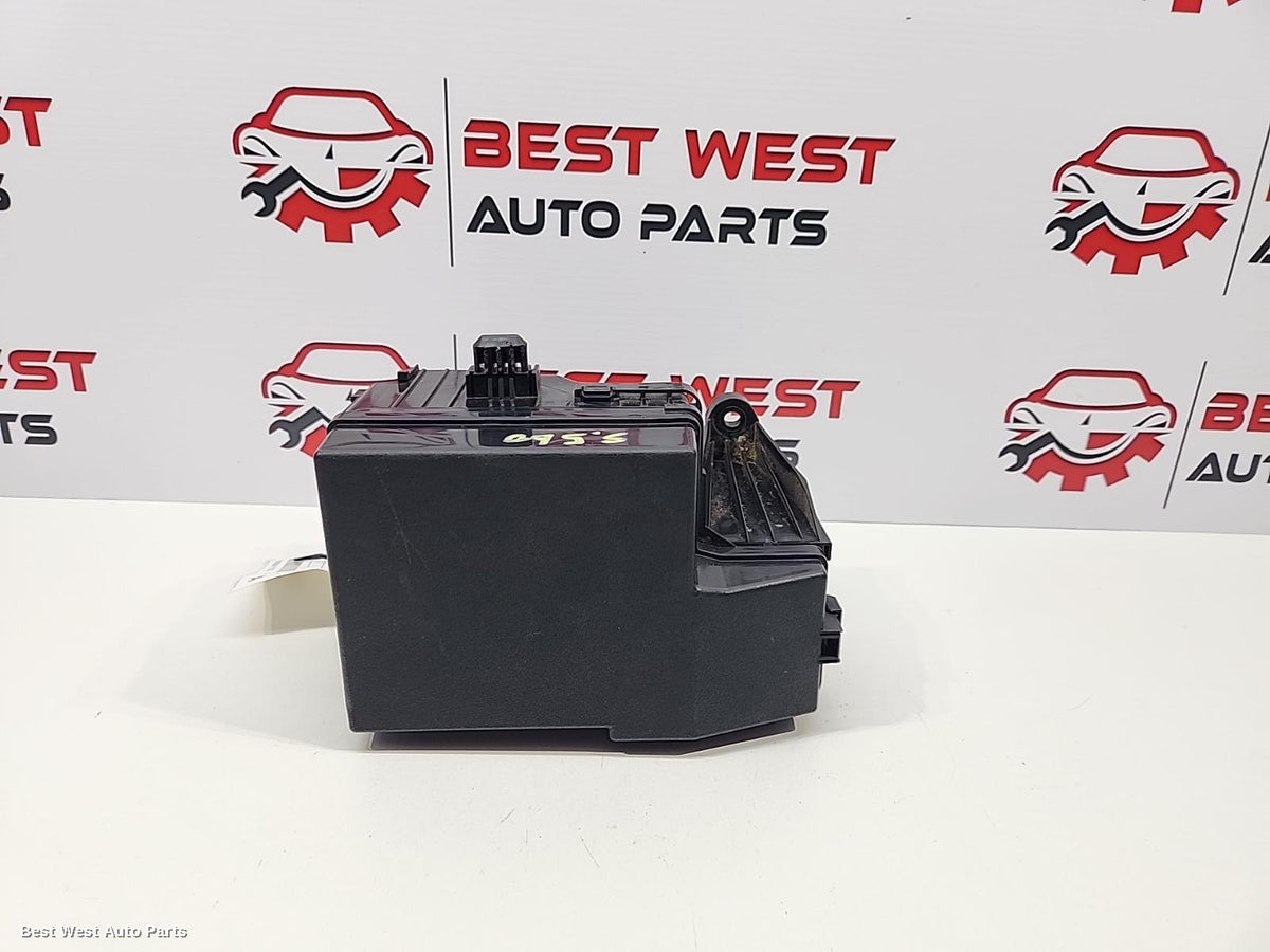 2019 MITSUBISHI PAJERO Fuse Box