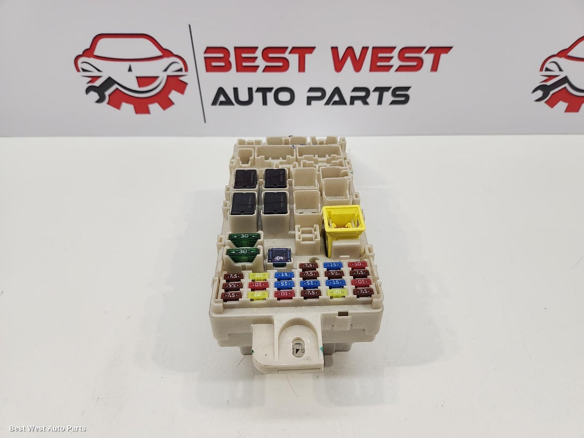 2019 MITSUBISHI PAJERO Fuse Box