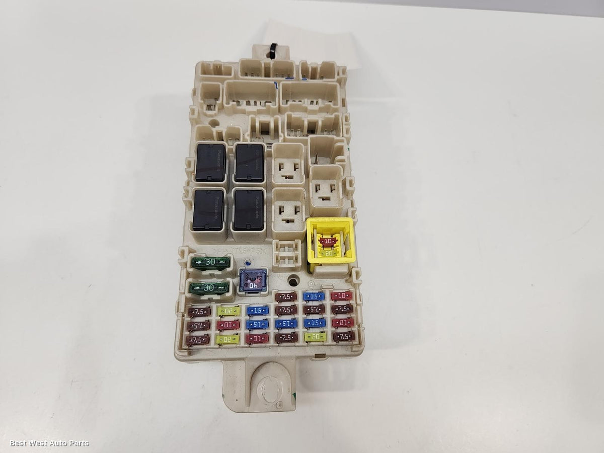 2019 MITSUBISHI PAJERO Fuse Box