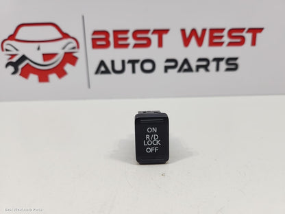 2019 MITSUBISHI PAJERO Misc Switch/Relay