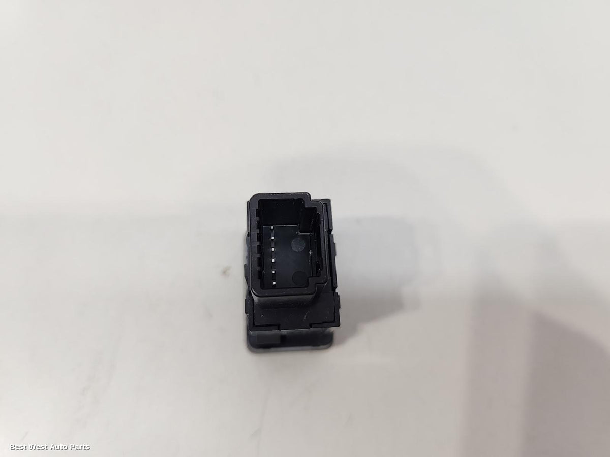 2019 MITSUBISHI PAJERO Misc Switch/Relay