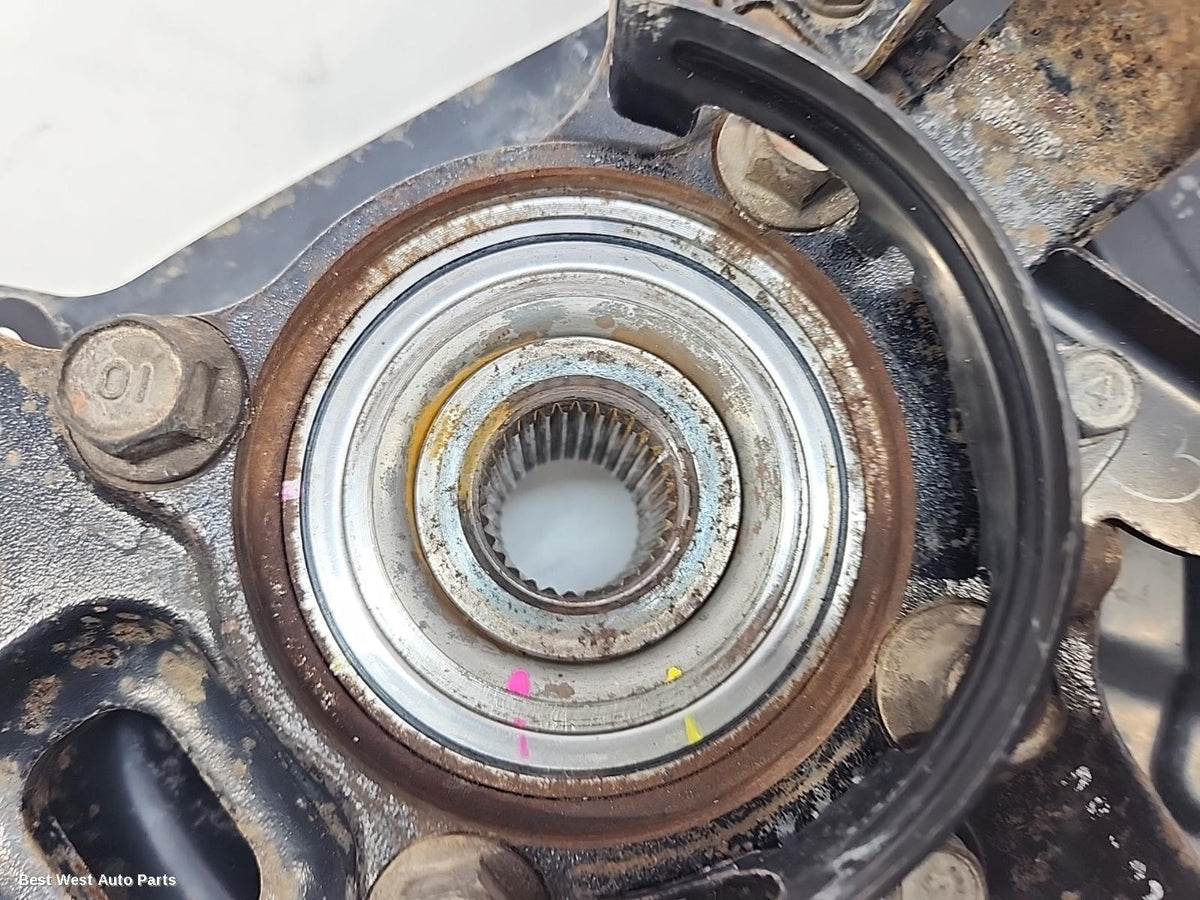 2019 MITSUBISHI TRITON Left Front Hub Assembly