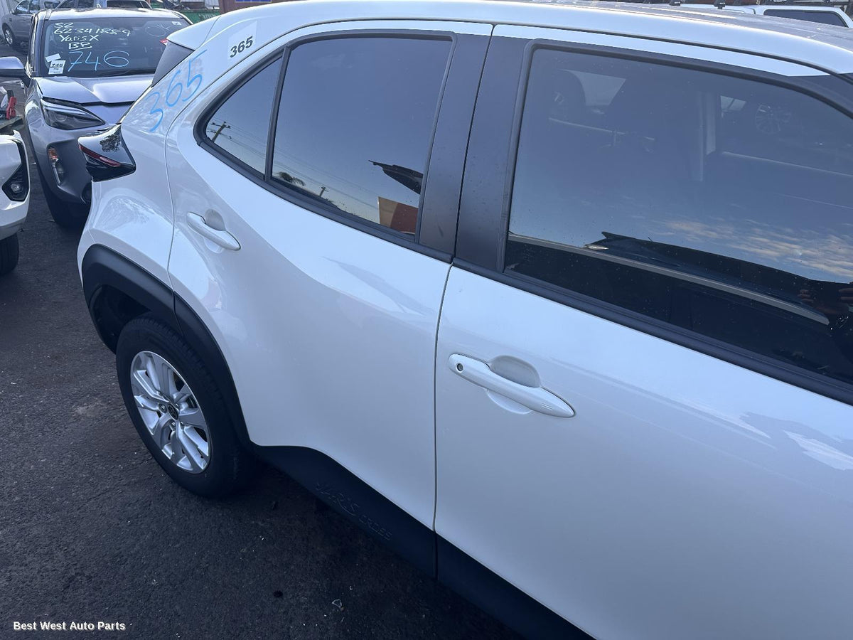 2021 TOYOTA YARIS CROSS Catalytic Converter