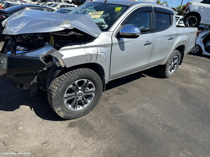 2019 MITSUBISHI TRITON Left Front Door