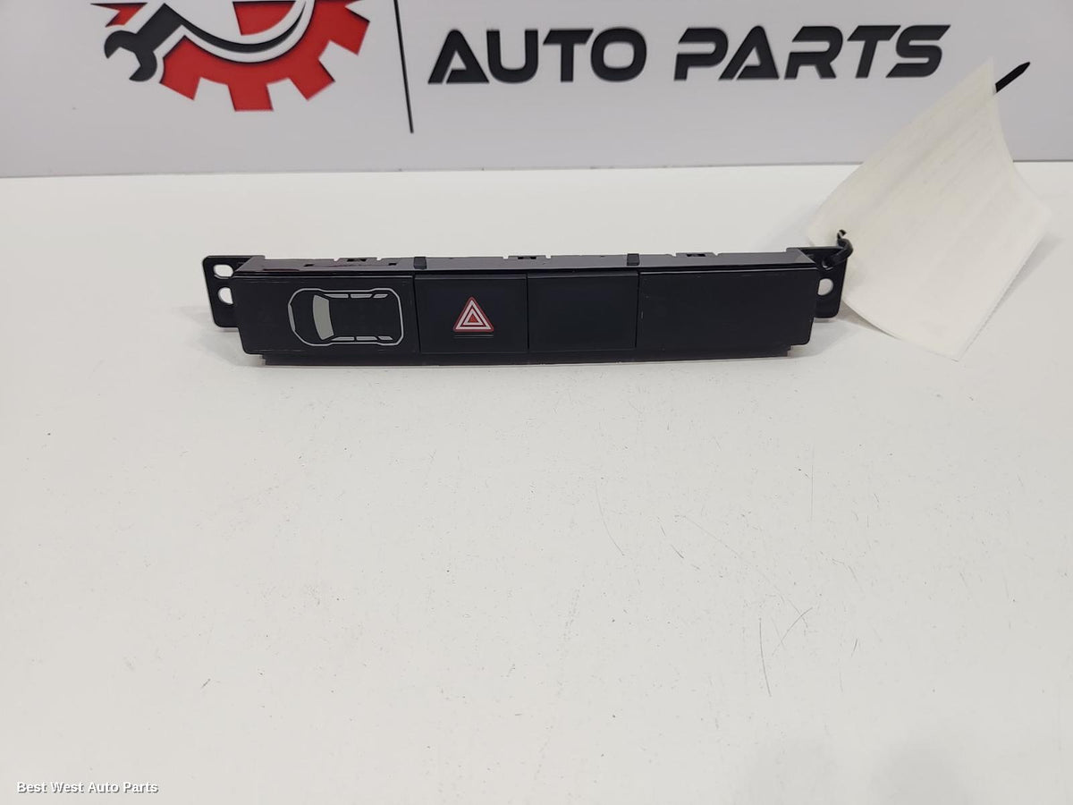 2019 MITSUBISHI PAJERO Flasher/Hazard Relay