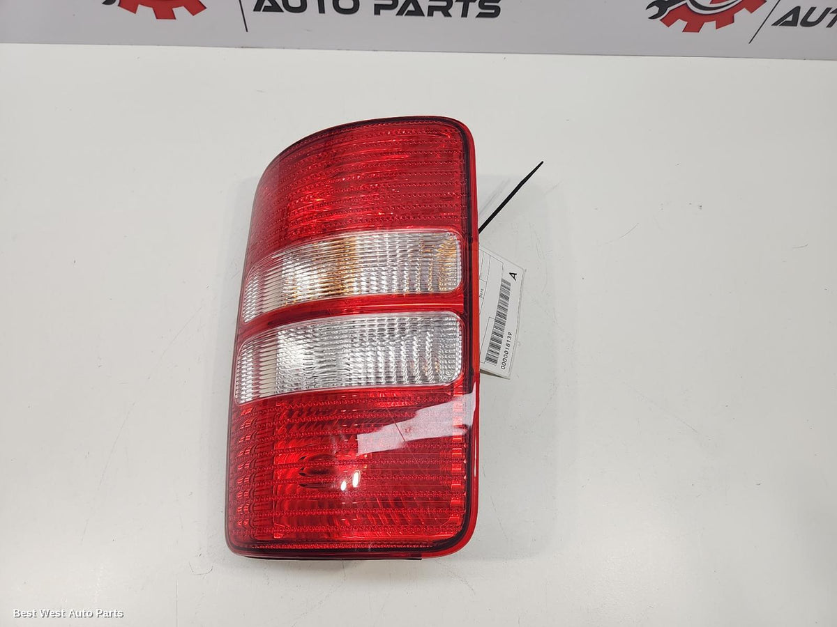 2015 VOLKSWAGEN CADDY Right Taillight
