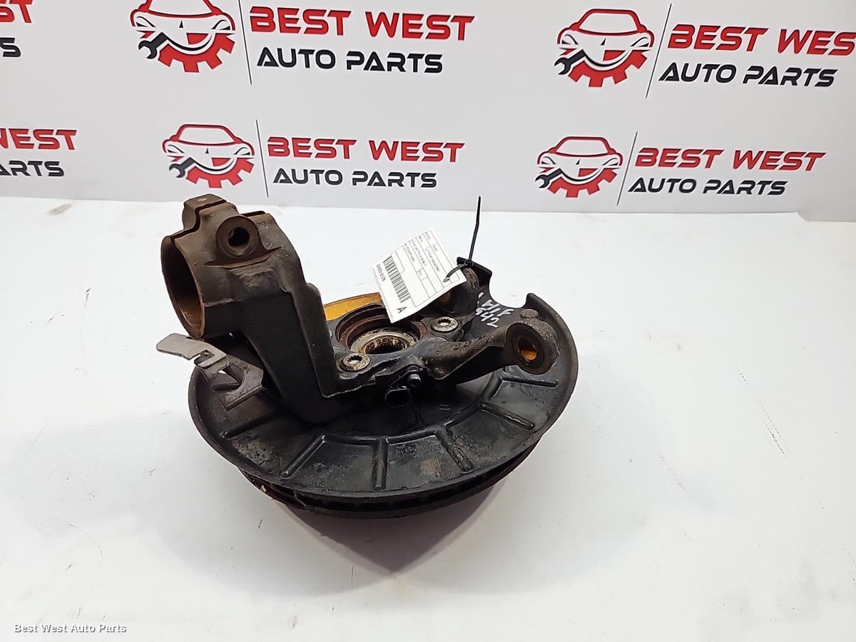 2015 VOLKSWAGEN CADDY Left Front Hub Assembly