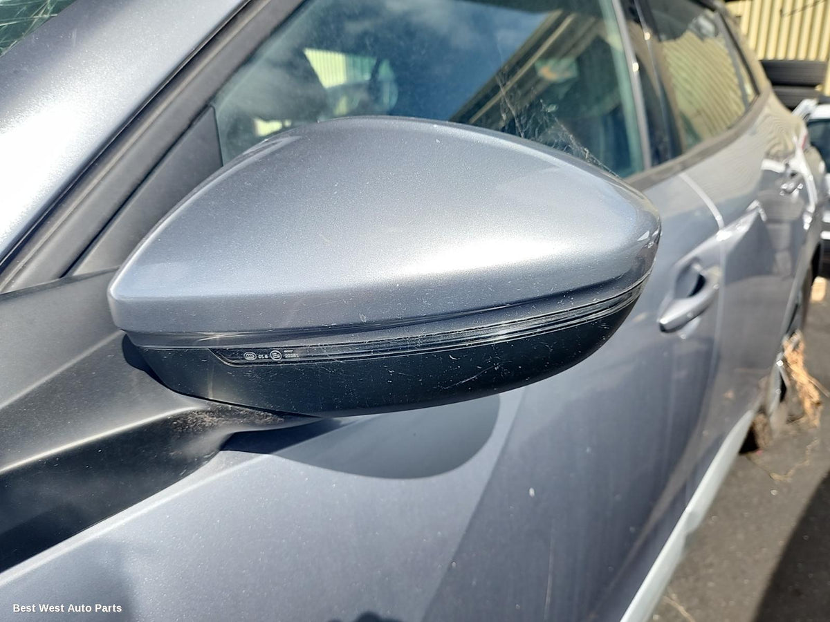 2021 PEUGEOT 2008 Right Front Door Window