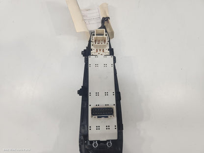 2018 HYUNDAI I30 Pwr Dr Wind Switch