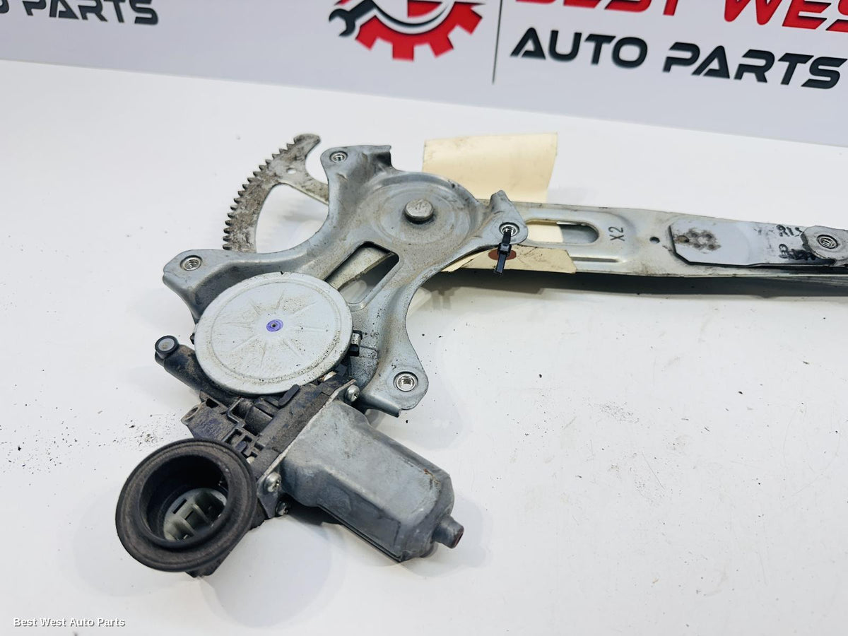 2019 TOYOTA YARIS Left Front Window Reg/Motor