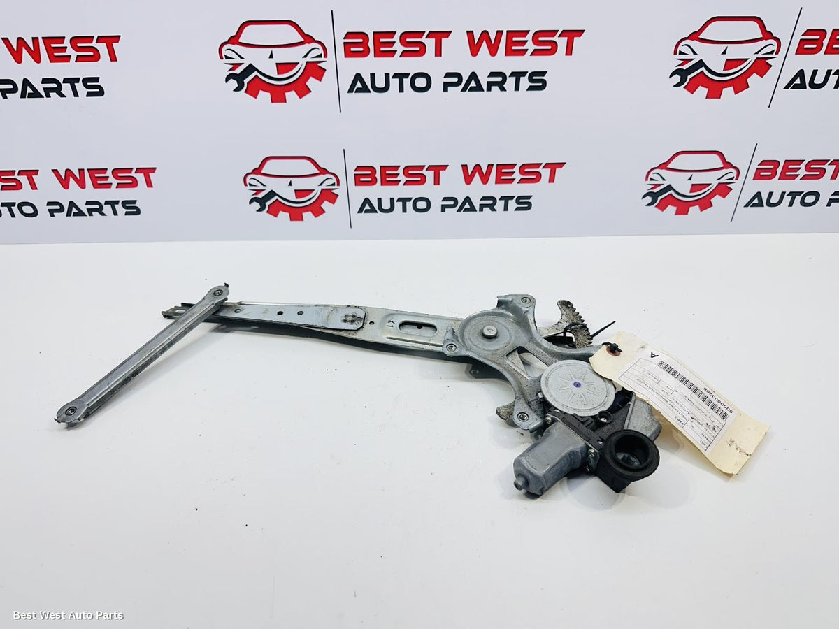 2019 TOYOTA YARIS Right Front Window Reg/Motor