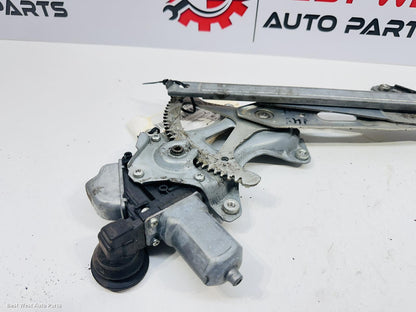 2019 TOYOTA YARIS Right Front Window Reg/Motor