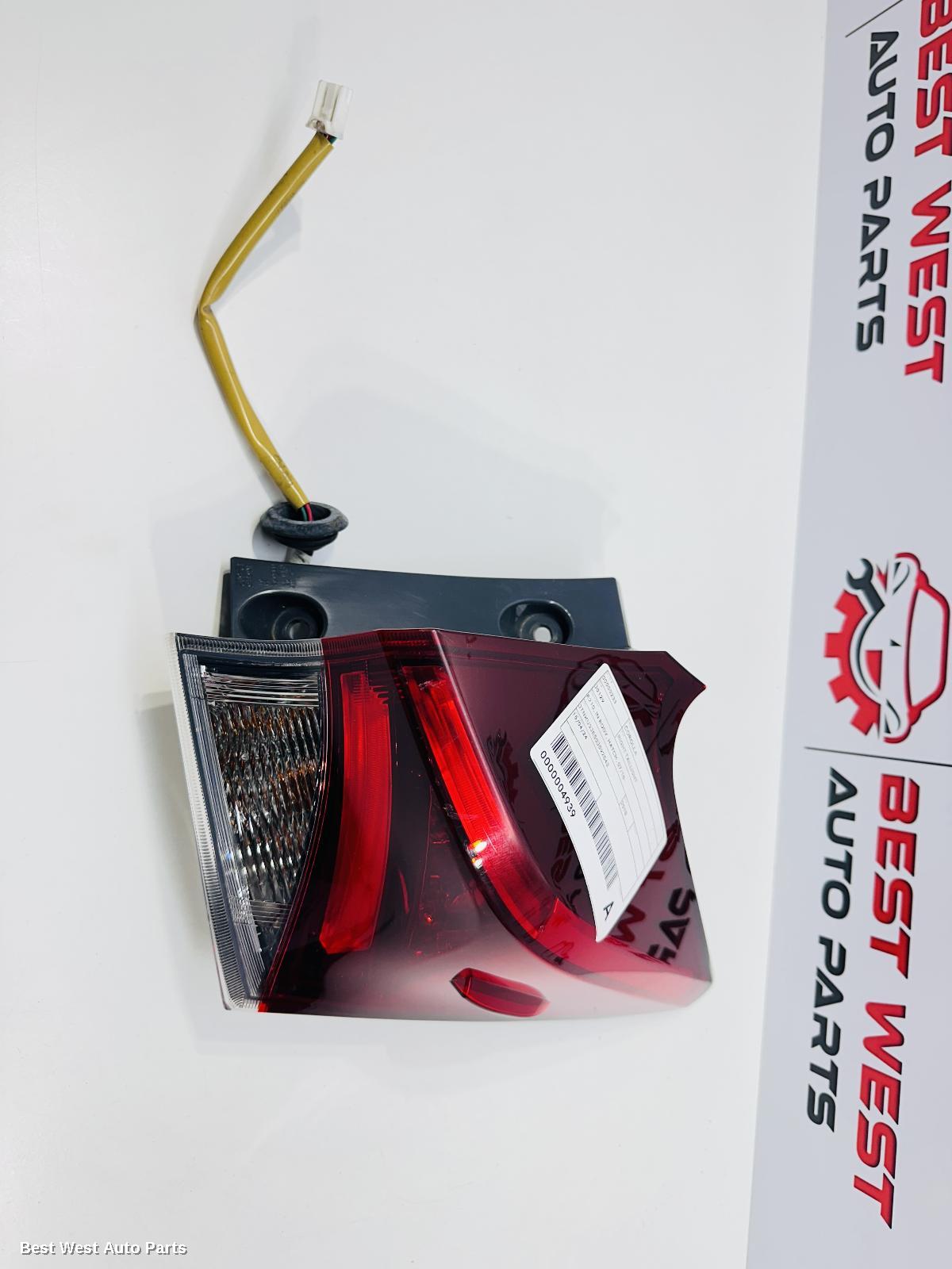 2018 TOYOTA COROLLA Right Taillight