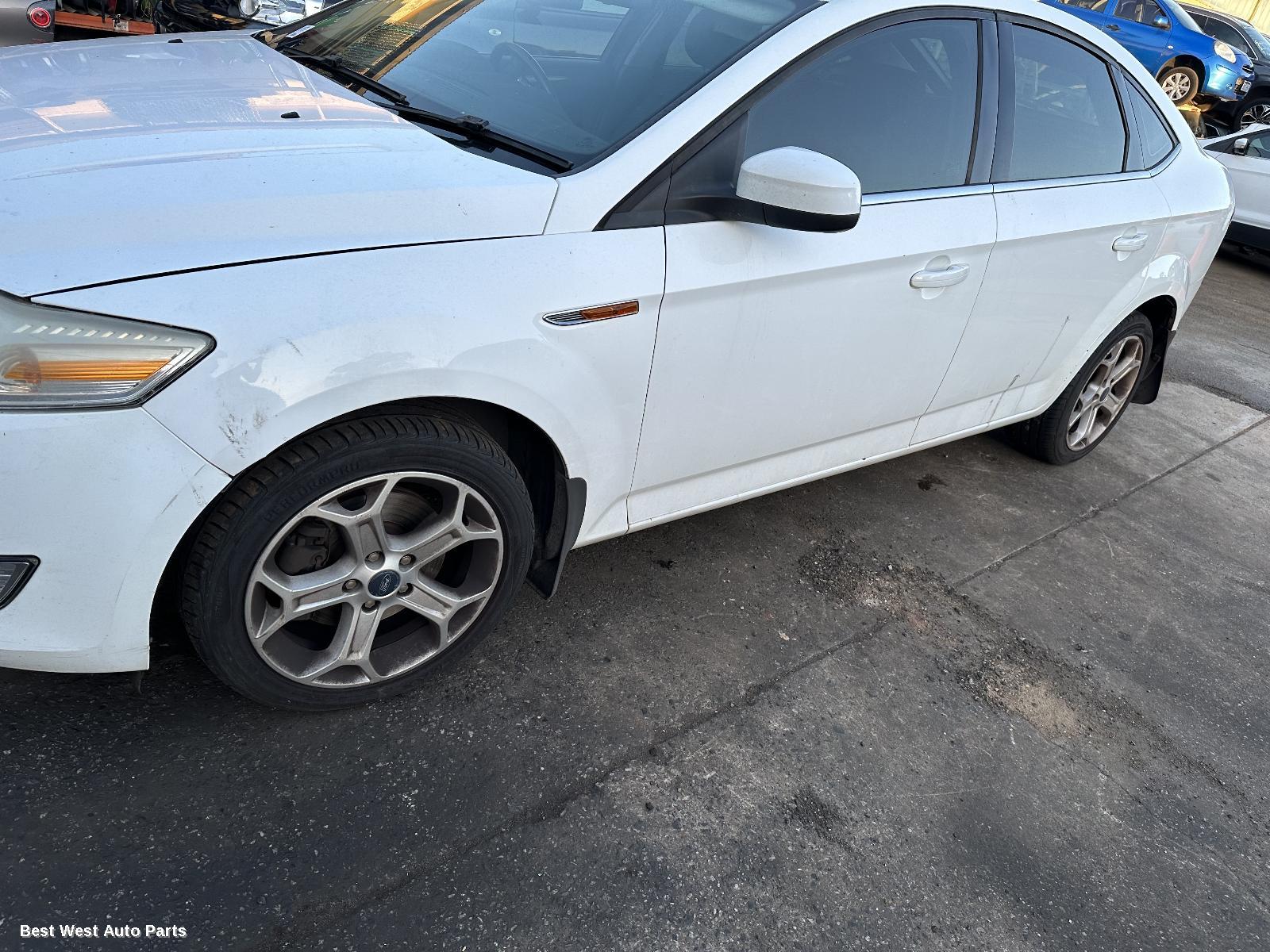 2009 FORD MONDEO Left Guard