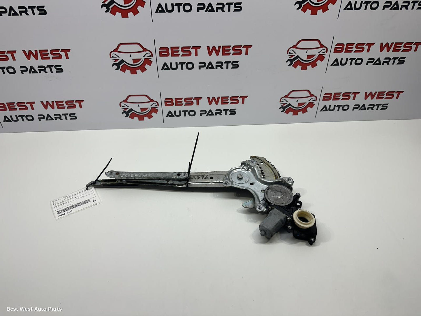 2014 TOYOTA COROLLA Right Front Window Reg/Motor