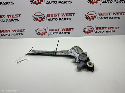 2014 TOYOTA COROLLA Right Front Window Reg/Motor