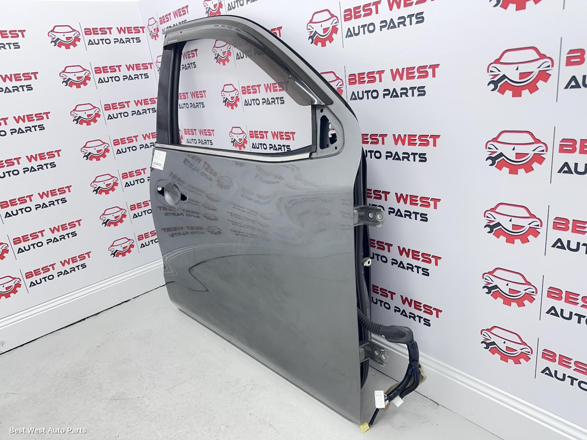 2021 NISSAN NAVARA Right Front Door