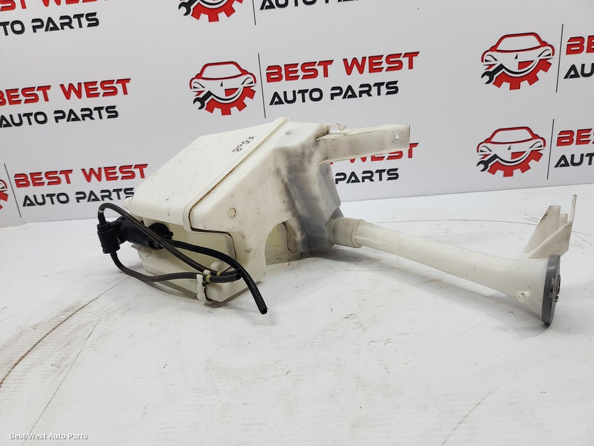 2015 NISSAN JUKE Washer Bottle