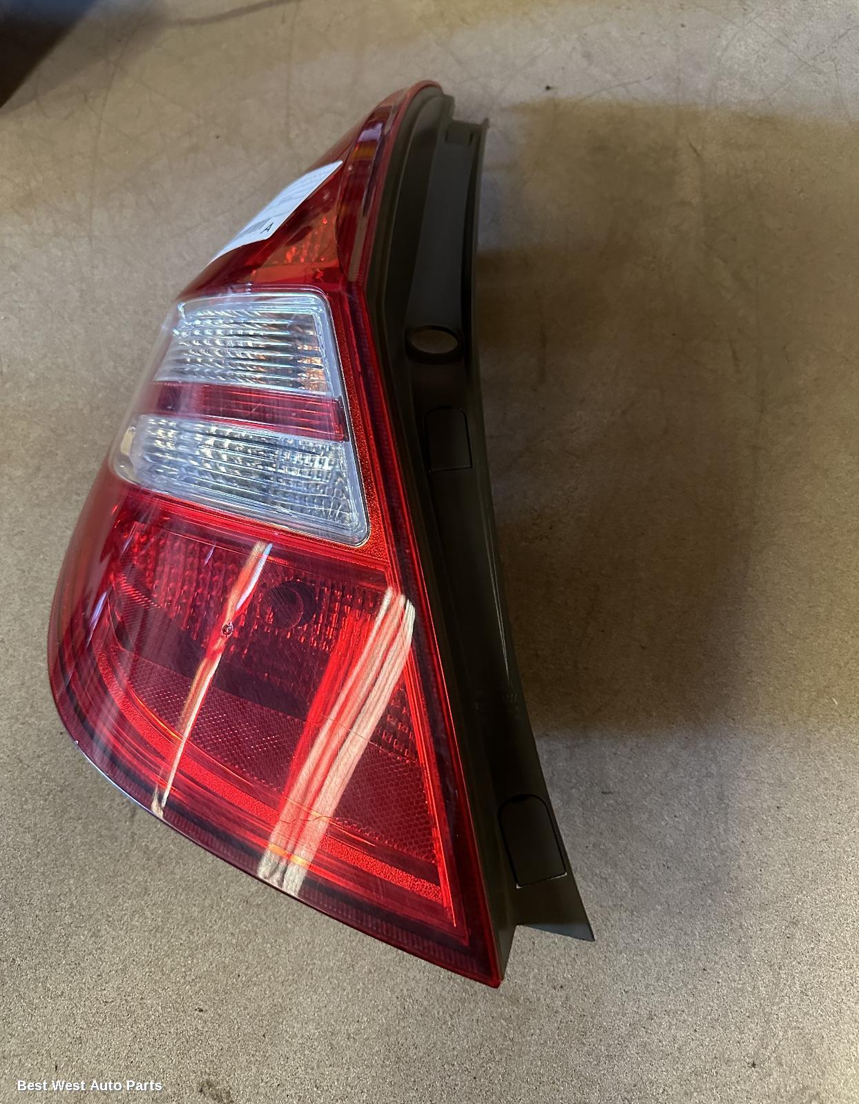 2012 HYUNDAI I30 Left Taillight