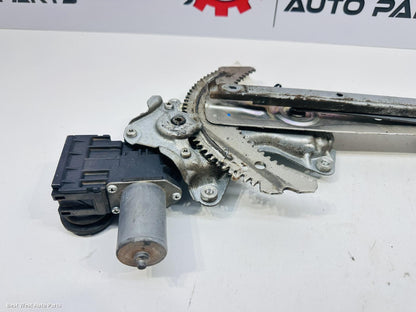 2018 TOYOTA HILUX Right Front Window Reg/Motor