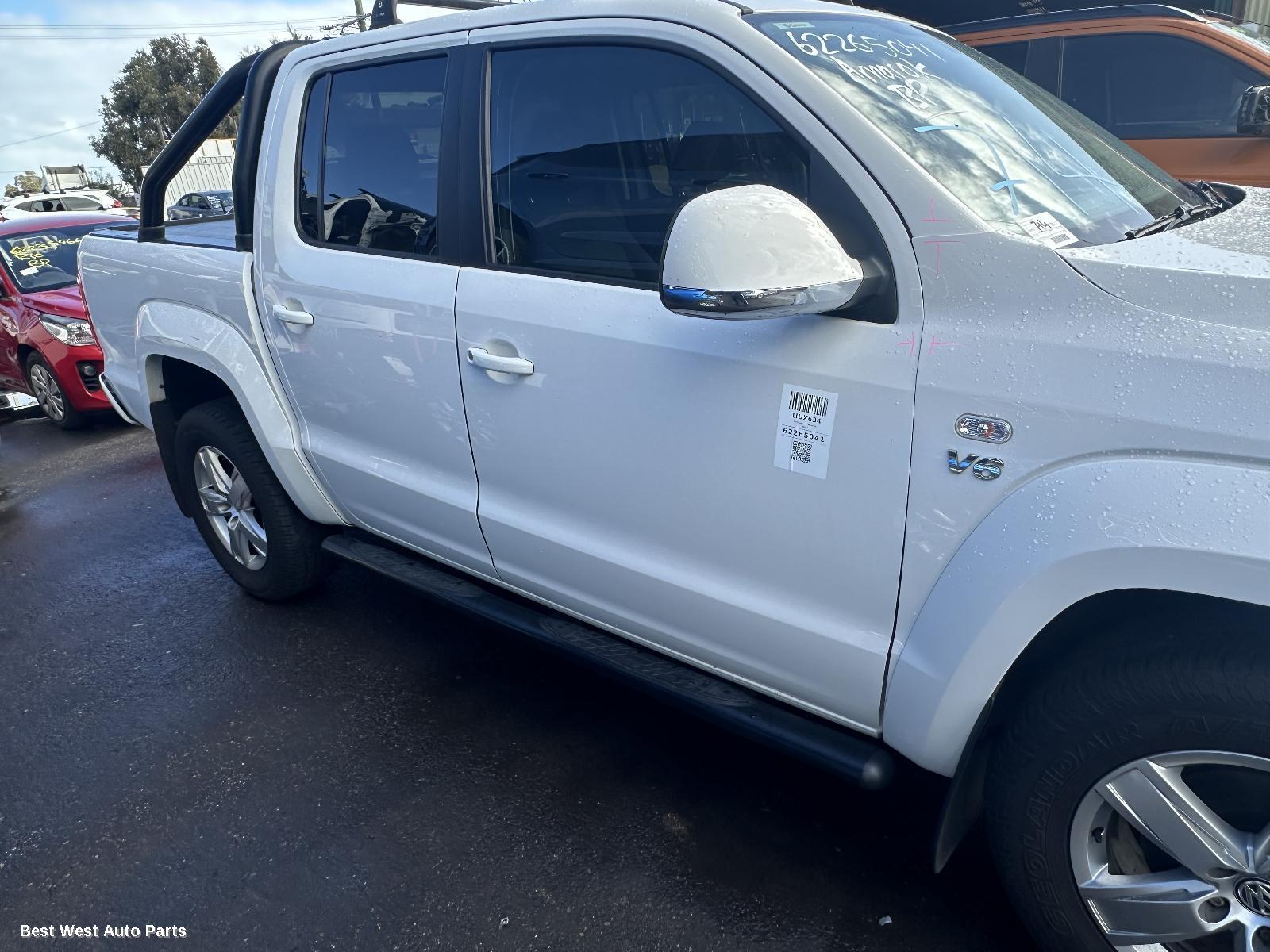 2018 VOLKSWAGEN AMAROK Right Front Door