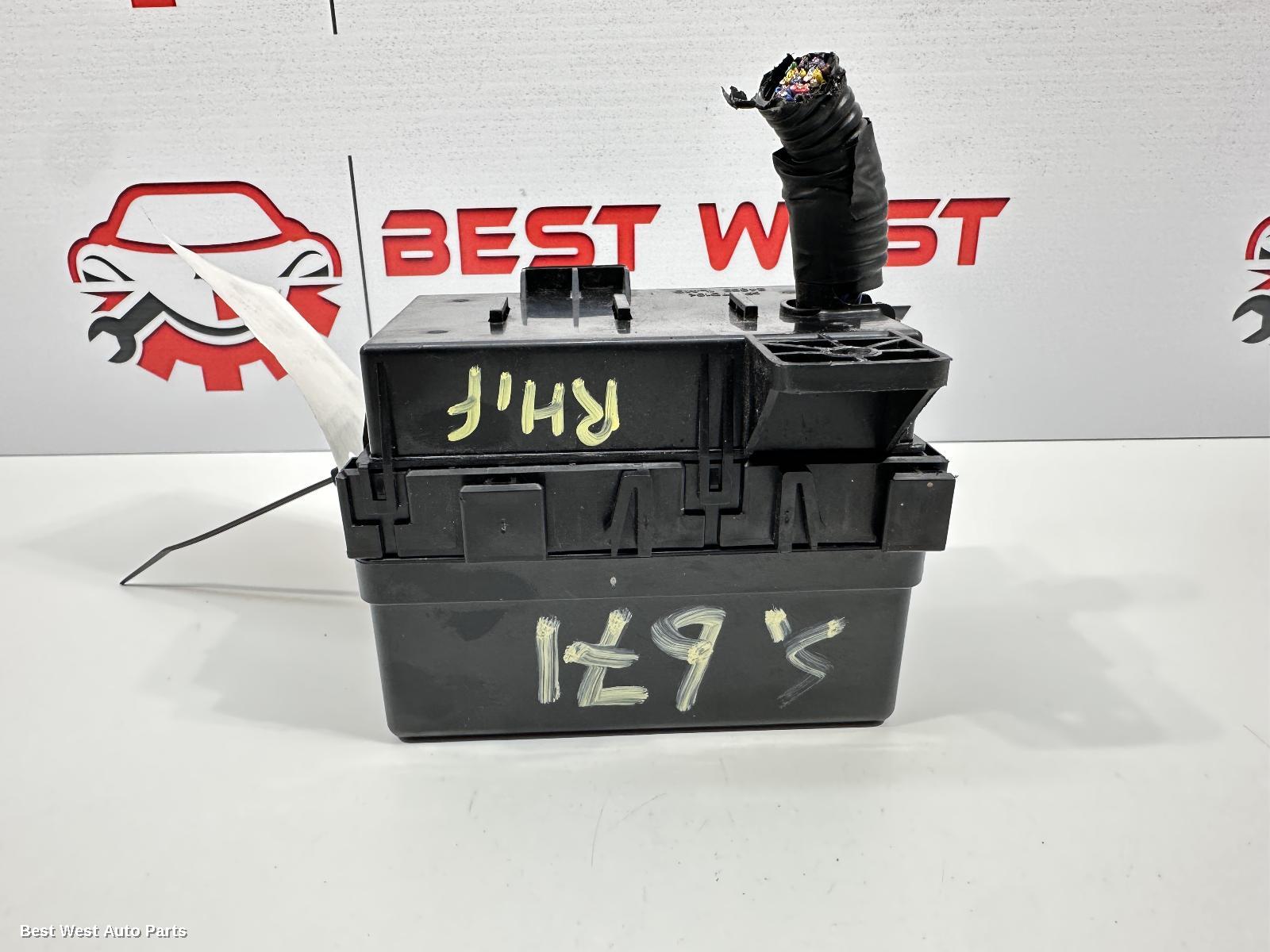 2021 NISSAN NAVARA Fuse Box