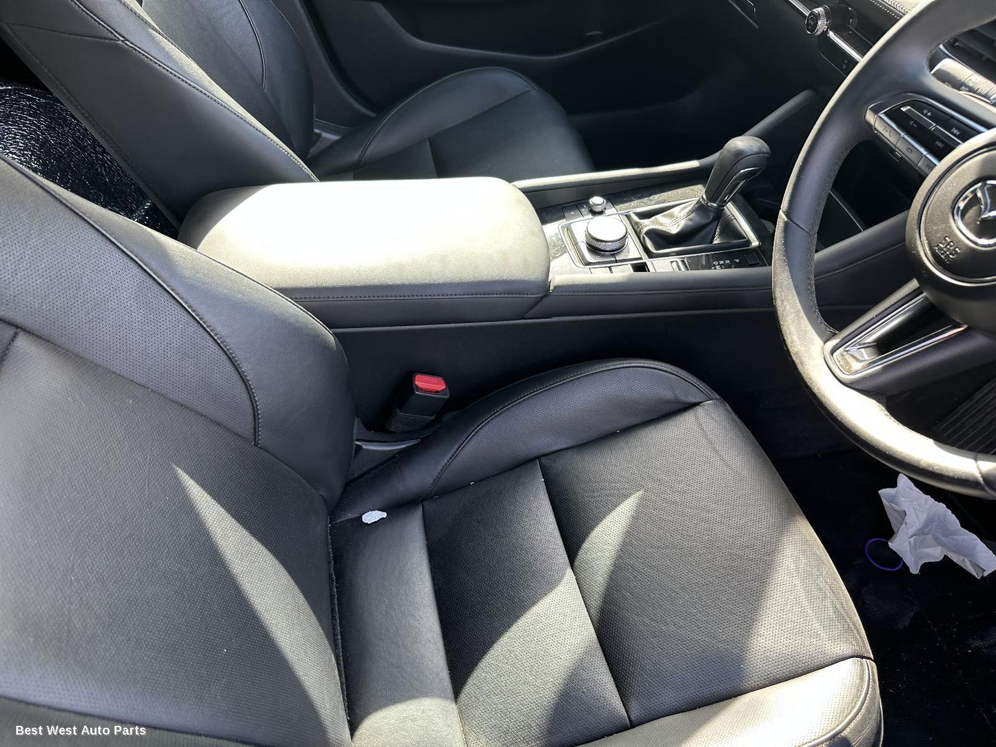 2020 MAZDA 3 Console