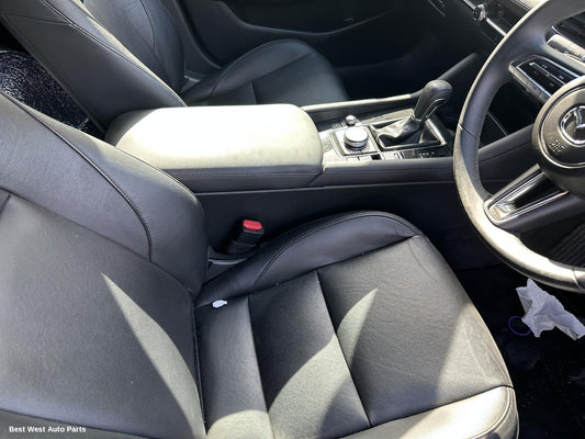 2020 MAZDA 3 Console