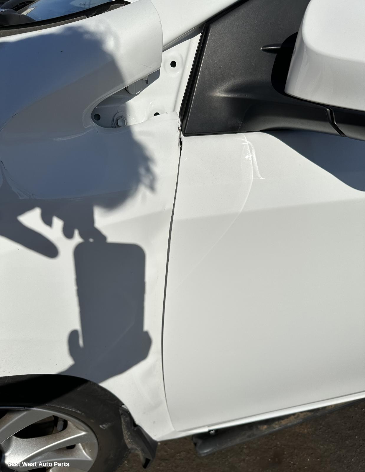 2016 TOYOTA COROLLA Left Front Door