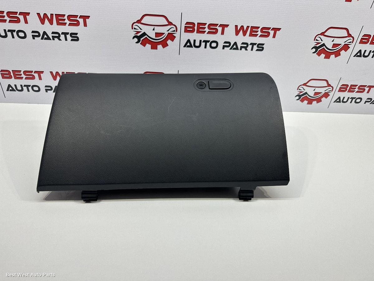 2021 MITSUBISHI TRITON Glove Box