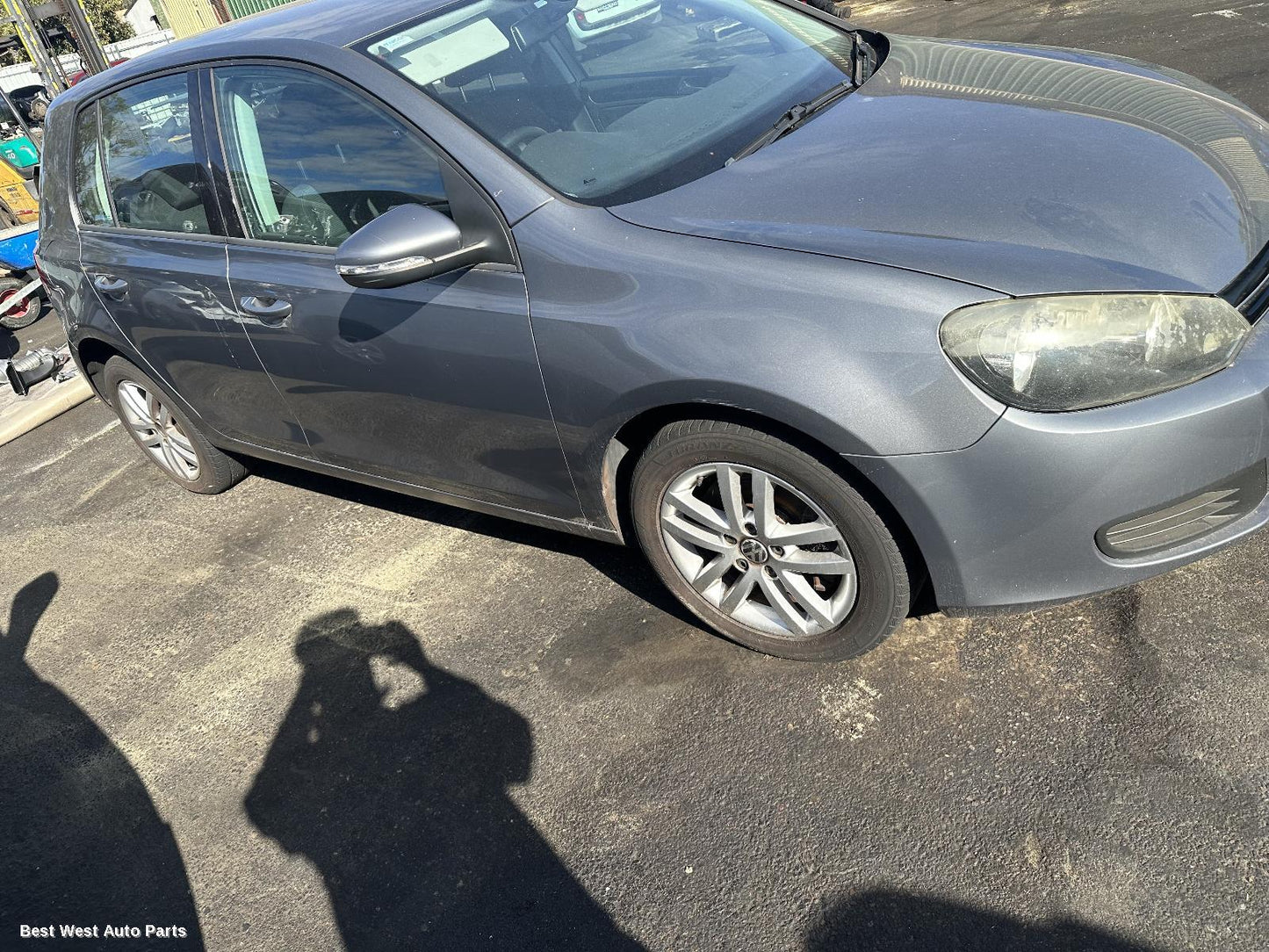 2010 VOLKSWAGEN GOLF Right Front Door