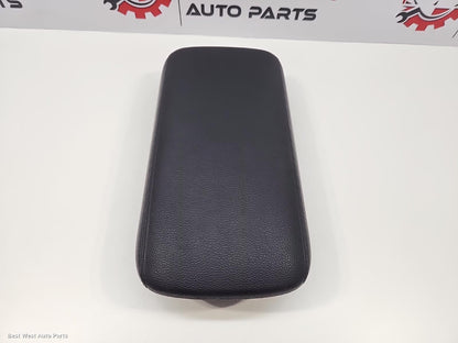 2019 MITSUBISHI ASX Console