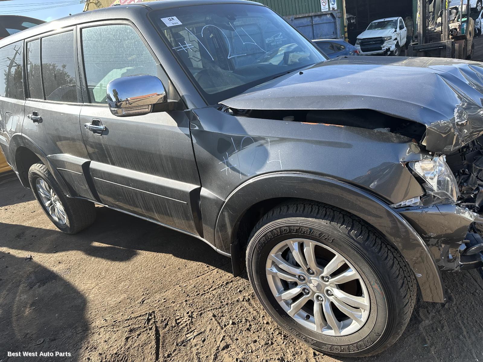 2015 MITSUBISHI PAJERO Left Rear Door/Sliding