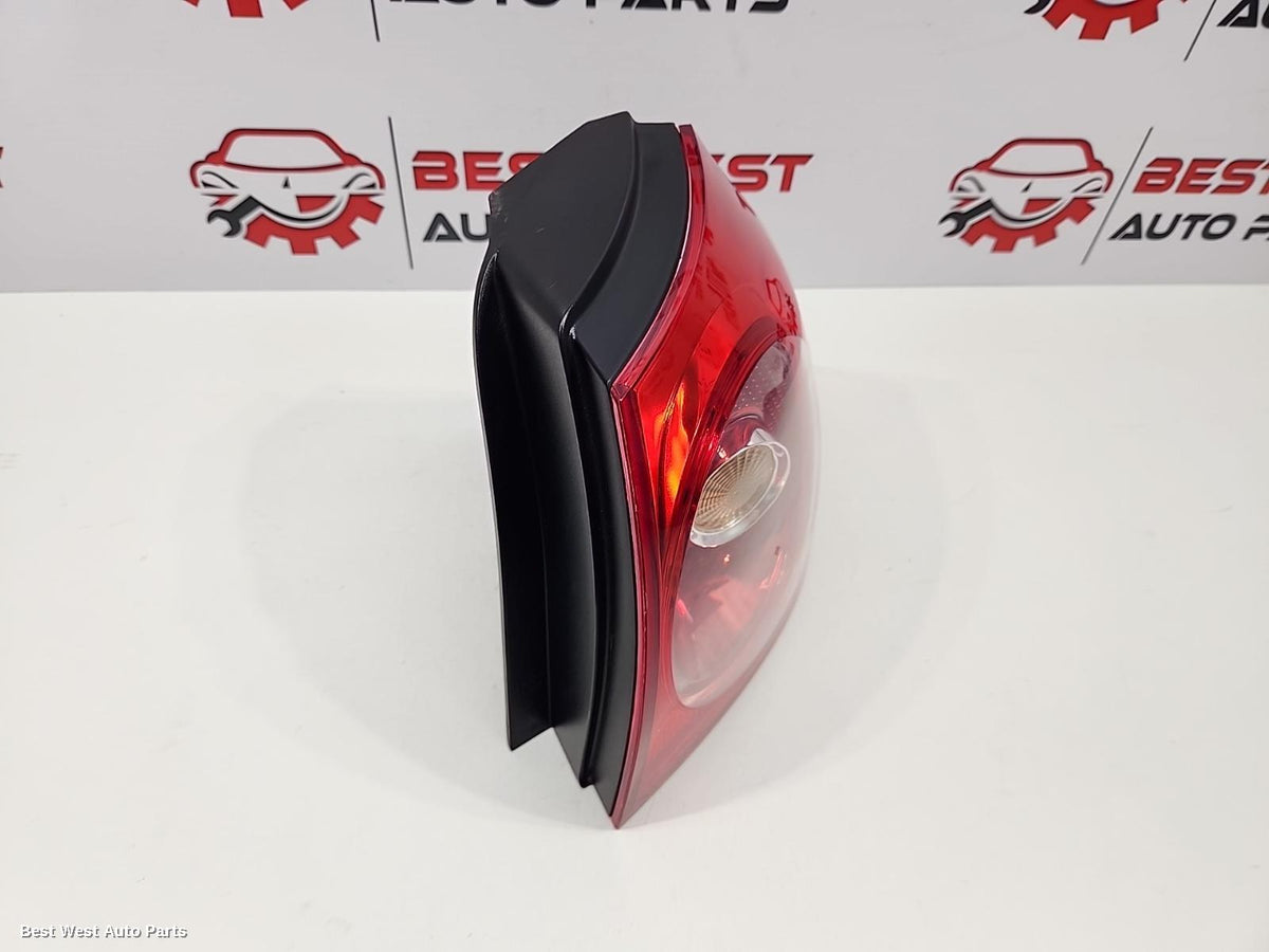 2008 VOLKSWAGEN GOLF Right Taillight