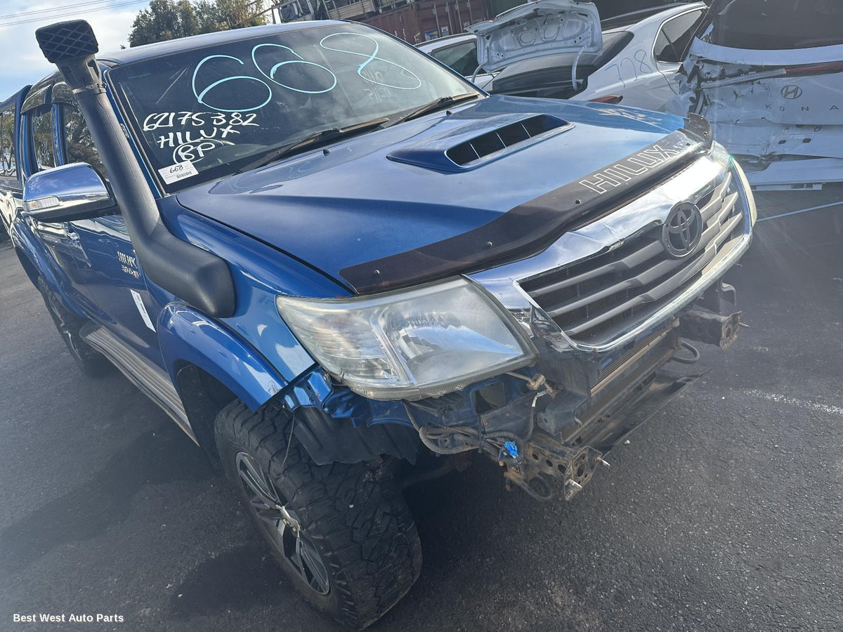 2015 TOYOTA HILUX Right Door Mirror