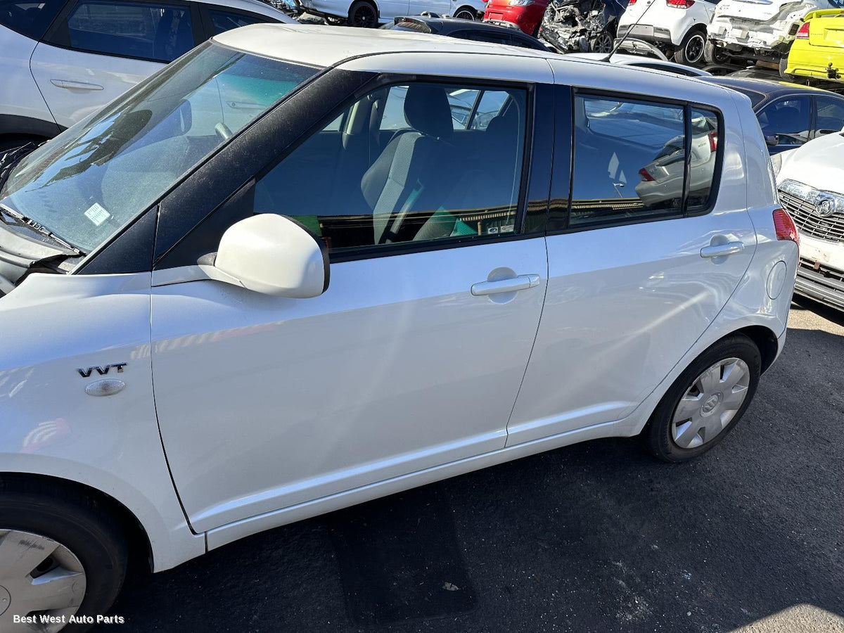 2009 SUZUKI SWIFT Left Rear Door/Sliding