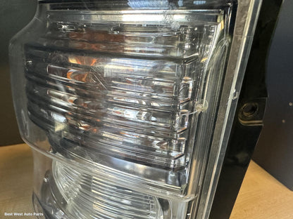 2007 MITSUBISHI PAJERO Left Taillight