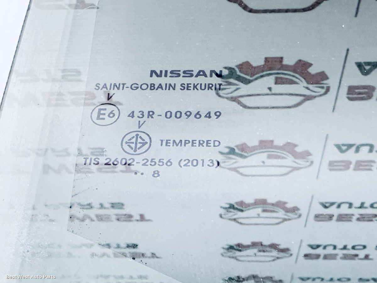 2018 NISSAN NAVARA Right Rear Door Window