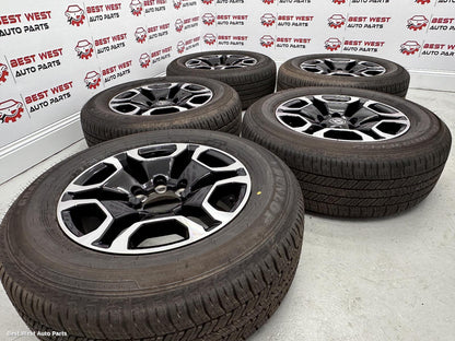 2024 TOYOTA HILUX Wheel Mag