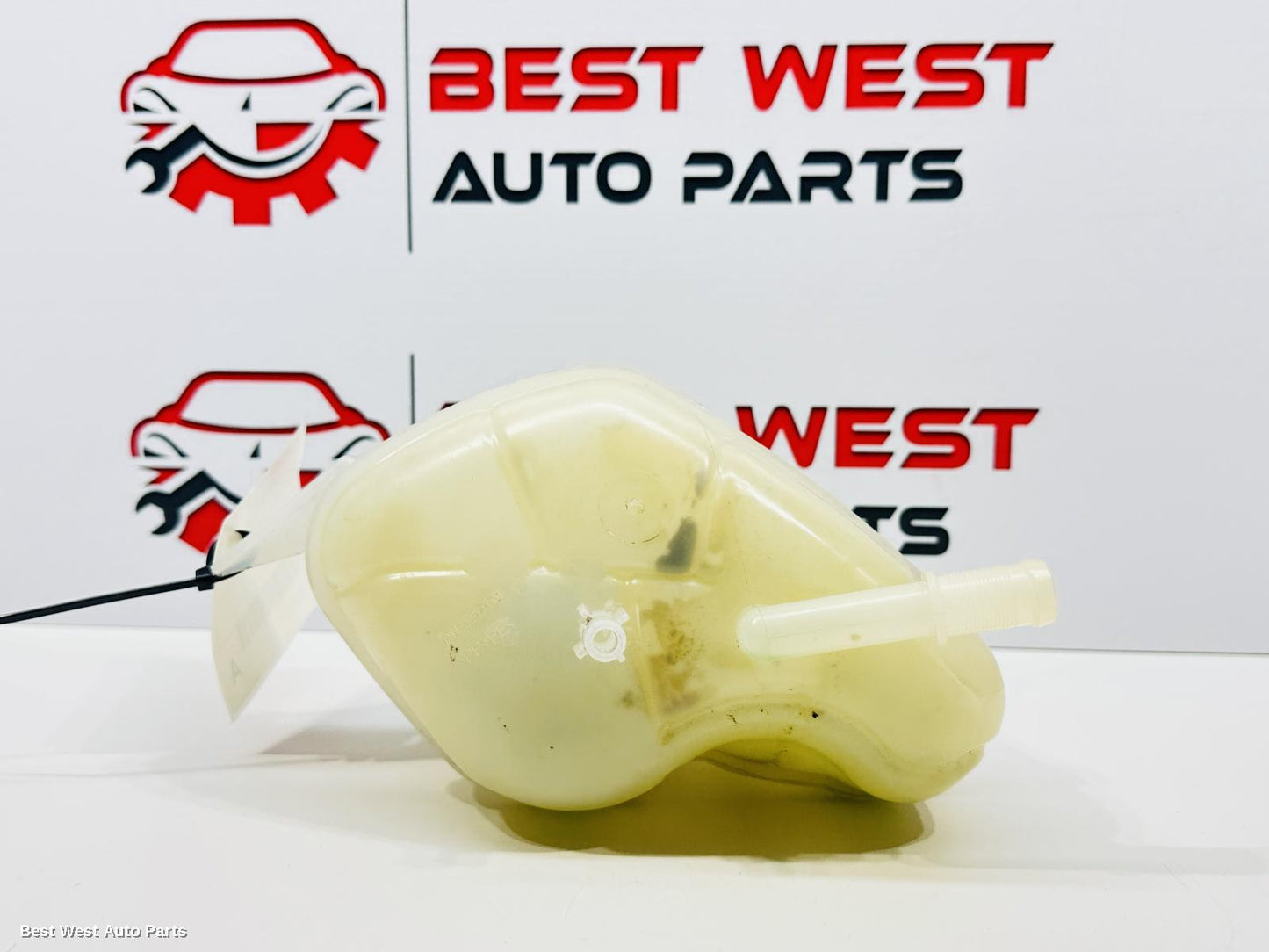 2016 NISSAN QASHQAI Overflow Bottle